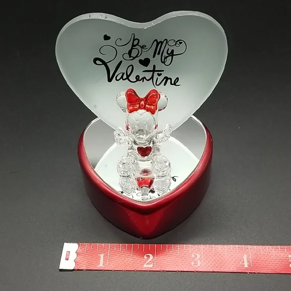 Disney Minnie Mouse "Be My Valentine" Light Up Glass Figurine - Picture 10 of 11